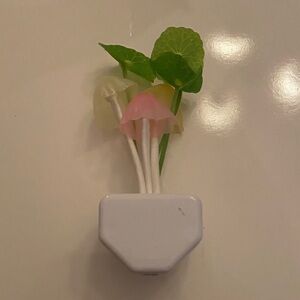 Mushroom LED Night Light with Leaf Accent